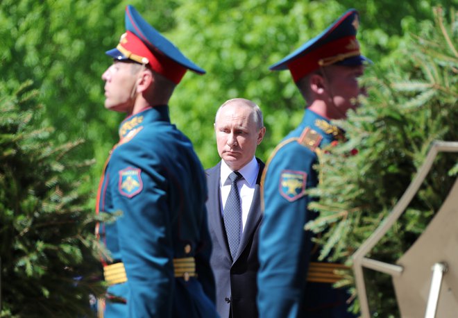 Ruski predsednik Vladimir Putin je privrženec trde roke, tako v mednarodnih odnosih kot do domačih nasprotnikov. FOTO: Reuters
