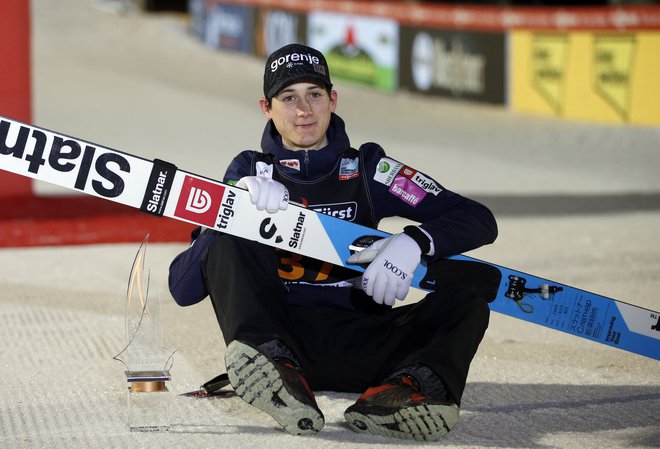 Cene Prevc je bil najuspešnejši Slovenec na današnji tekmi. FOTO: Leon Kuegeler/Reuters
