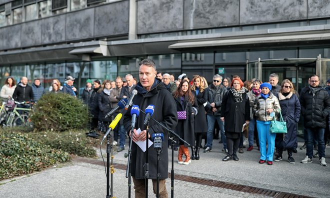 Da pri izginulih izjavah s protesta ni šlo za cenzuro, naj bi zaposlenim zatrjevala odgovorna urednica. FOTO: Blaž Samec/Delo
