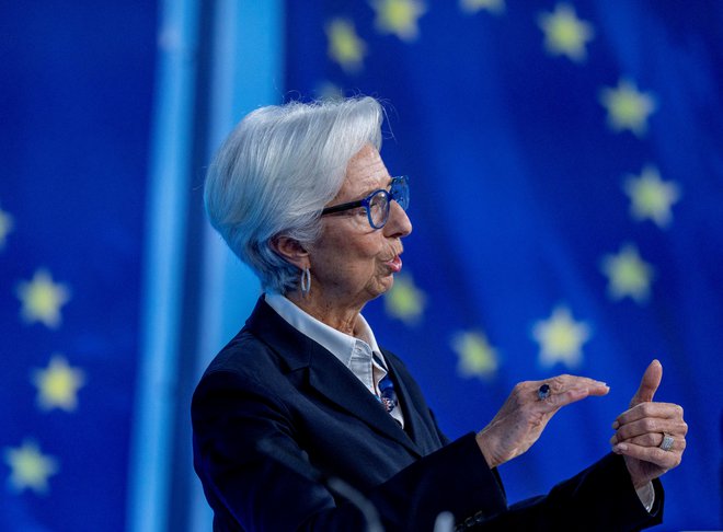 ECB, ki jo vodi Christine Lagarde, je v precepu, kako umiriti inflacijske pritiske, ki jih še dodatno povečujejo posledice ruske agresije&nbsp;Ukrajini.&nbsp;Foto: Michael Probst/Pool via REUTERS/
