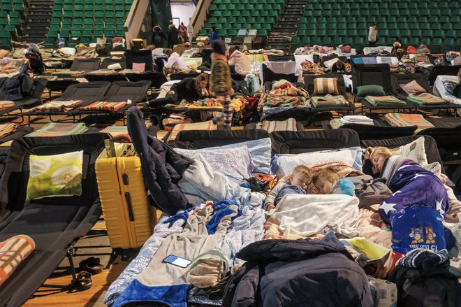 Slovenci smo se se že prvih dneh vojne v Ukrajini odzvali z veliko solidarnosti, kot se zgodi vedno ob večjih naravnih ali človeških nesrečah, pravijo sogovorniki. FOTO: Piotr Skornicki/agencja Wyborcza Via Reuters
