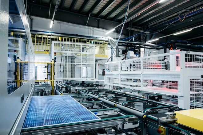 Kakovostni fotovoltaični moduli imajo 25 let garancije, potencialno pa celo 70-letno življenjsko dobo. FOTO: Bisol Group
