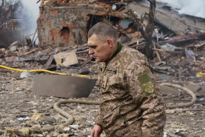 Po podatkih Združenih narodov je do zdaj v Ukrajini umrlo najmanj 564 civilistov, od tega 41 otrok, a boji se ne umirjajo. FOTO:&nbsp;Emre Caylak/AFP
