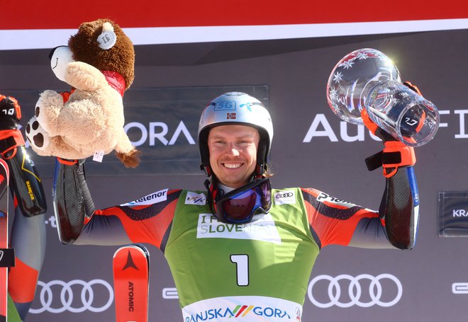 Henrik Kristoffersen se je takole veselil zmage. FOTO: Borut Živulović/Reuters
