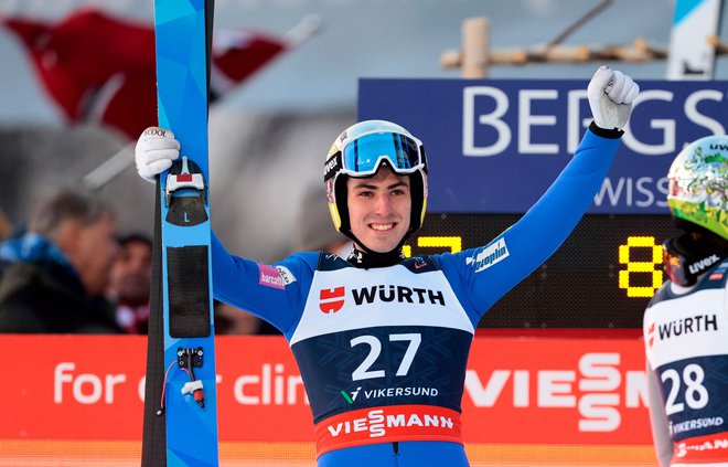 Timi Zajc je na svetovnem prvenstvu v smučarskih poletih v Vikersundu dopolnil sijajno bero kolajn slovenskih skakalcev in skakalk v olimpijski sezoni. FOTO: Geir Olsen/AFP
