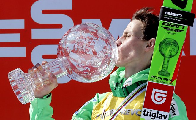 Peter Prevc je sanjsko sezono 2015/16 v Planici sklenil s kristalnim globusom. FOTO:&nbsp;Matej Družnik/Delo
