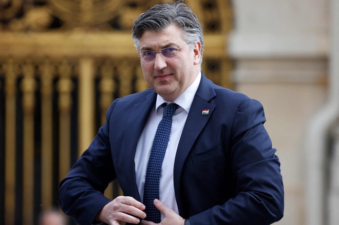 Premier Andrej Plenković molči, z obrambnega ministrstva pa so v imenu vlade sporočili, da motorji ne sodijo v kategorijo vojaške opreme. FOTO: Ludovic Marin/AFP
