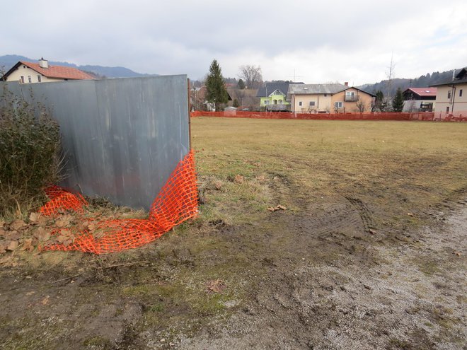 Občina Moravče in država bi dom za starejše zgradili na zemljišču, ki je v lasti MGC Bistrica. FOTO:&nbsp;Bojan Rajšek/Delo
