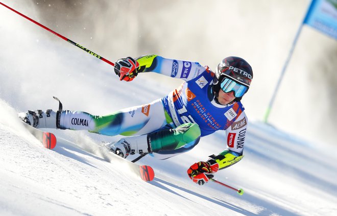 Žan Kranjec med veleslalomom v Kranjski Gori. FOTO: Matej Družnik/Delo
