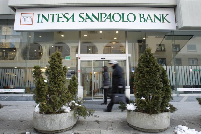 Intesa Sanpaolo je v Sloveniji lani ustvarila skoraj 18 milijonov evrov čistega dobička. FOTO: Leon Vidic/Delo
