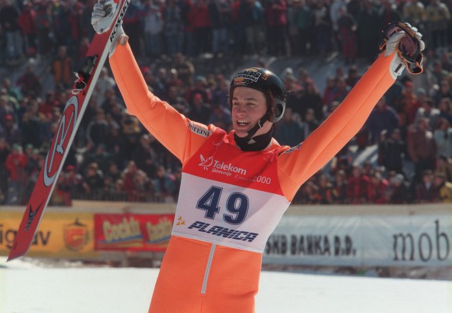 Martin Schmitt je v Planici izboljšal neuradni svetovni rekord. FOTO: Igor Modic/Delo
