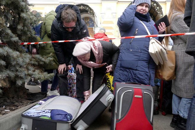 V Ukrajini zadnje tedne opazujemo prizore, ki so jih prebivalci Bližnjega vzhoda žal navajeni. FOTO: Igor Tkachenko/Reuters
