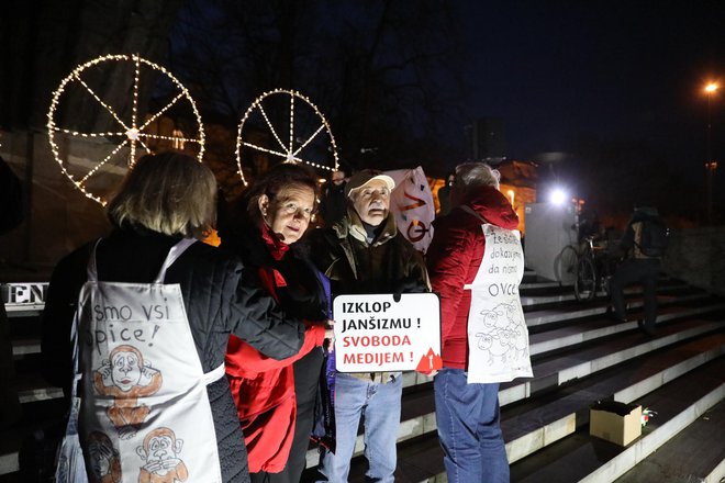 Stoti kolesarski protest. FOTO: Črt Piksi/Delo
