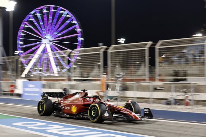 Charles Leclerc je bil najhitrejši pred uvodno dirko sezone. FOTO: Hamad I Mohammed/Reuters

