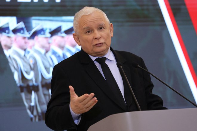 Podpredsednik poljske vlade Jarosław Kaczyński predlaga, da bi bila Natova misija, ki bi skrbela za mir in humanitarno pomoč v Ukrajini, zaščitena z oboroženimi silami. FOTO: Wyborcza/Reuters
