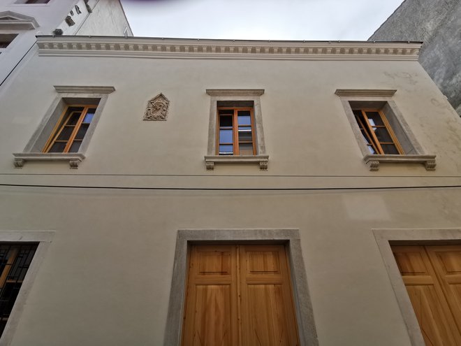 Palača sodi med najboljše primere baročne arhitekture v Kopru. Zdaj so jo tudi prenovili. FOTO: Arhiv Italijanska unija
