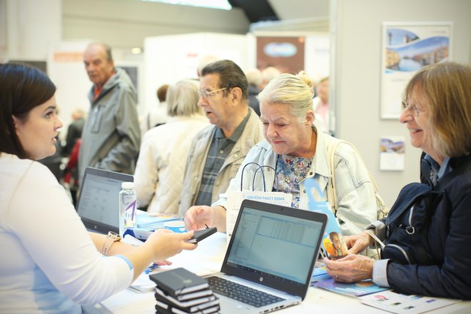 Po nekaterih ocenah bi oskrbo na daljavo pri nas potrebovalo okoli 50.000 ljudi. FOTO: Jure Eržen/Delo
