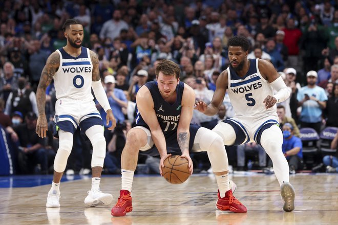 Luka Dončić bo zaradi poškodbe gležnja manjkal na tekmi proti Houstonu. FOTO: Kevin Jairaj/USA&nbsp;Today Sports
