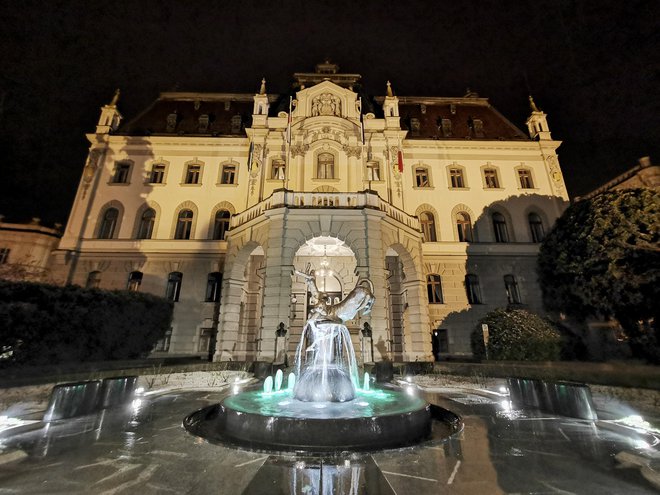 Na UL so vlado takoj ob začetku vojne v Ukrajini prosili, da čim prej zagotovi pravno podlago za urejanje ustreznega statusa ukrajinskim beguncem za študij in zaposlitev pri njih. FOTO: Jože Suhadolnik
