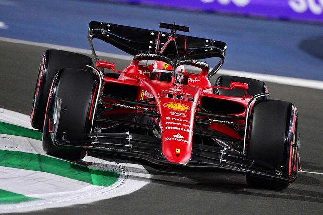 Charles Leclerc in Ferrari sta spet v ospedju. FOTO: Andrej Isaković/AFP
