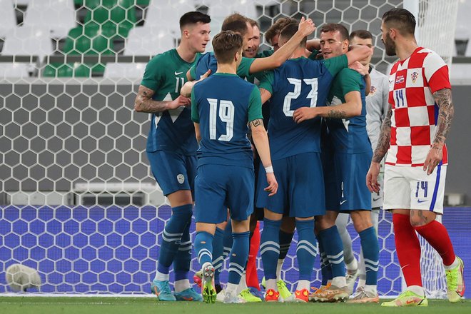 Slovenci so proti Hrvaški iztržili remi, čaka jih še Katar. FOTO: Karim Džaafar/AFP
