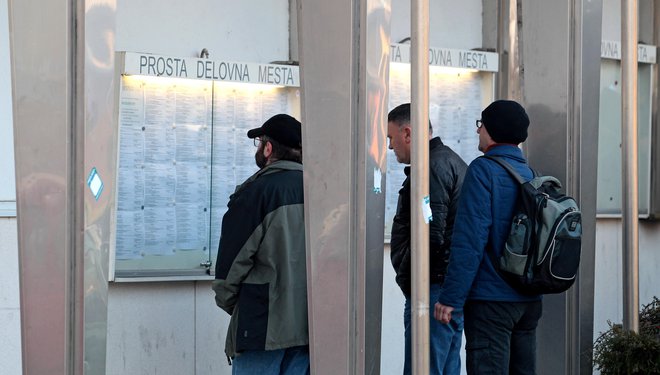 Manjša brezposelnost je, po mnenju pristojnih, vplivala na zmanjšanje števila ljudi, ki potrebujejo socialno pomoč. Foto Matej Družnik
