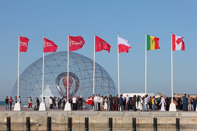 Katar in Doha sta pripravljena za veliki nogometni spektakel, na katerega se je že uvrstilo 29 reprezentanc. FOTO: Karim Jaafar/AFP
