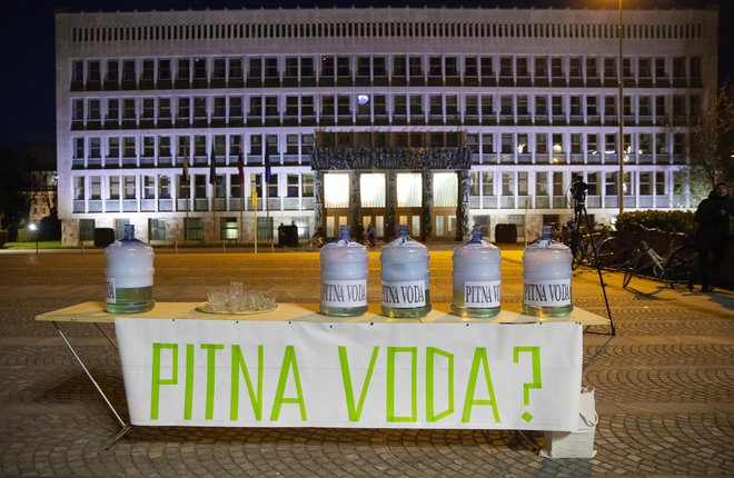 Ustavimo dobičkarje! Prisluhnimo harmoniji narave. Živimo po pameti in pustimo živeti drugim. Foto Jože Suhadolnik/Delo
