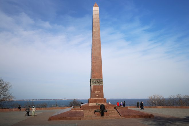 Veliko spomenikov je tudi v Odesi, kjer sedaj še stojijo nedotaknjeni. FOTO: Nacho Doce/Reuters
