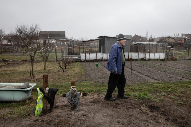 Grobovi ... FOTO: Stringer/Reuters
