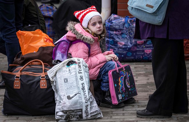 Čakanje na odhod v Kramatorsku v Donbasu. FOTO: Fadel Senna/AFP
