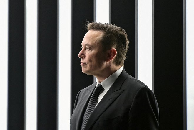 Elon Musk med odpiranjem svoje tovarne električnih avtomobilov v Nemčiji.&nbsp;Foto Pool Via Reuters
