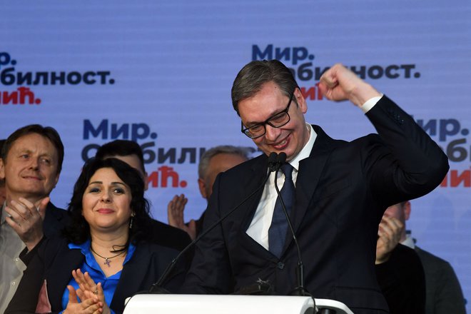Novi stari predsednik Srbije Aleksandar Vučić je uspešno unovčil svoje dosedanje rezultate in absolutno prevlado v medijih. FOTO: Elvis Barukcic/AFP
