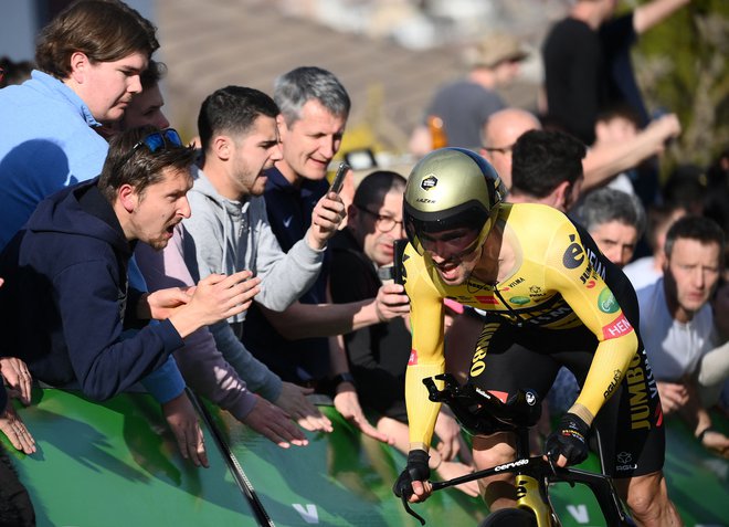 Jumbo-Visma's Slovenian rider Primoz Roglic competes during the 4th stage of the 80th edition of the Paris - Nice cycling race, 13,4 km time trial stage between Domerat and Montlucon, on March 9, 2022. (Photo by FRANCK FIFE / AFP)