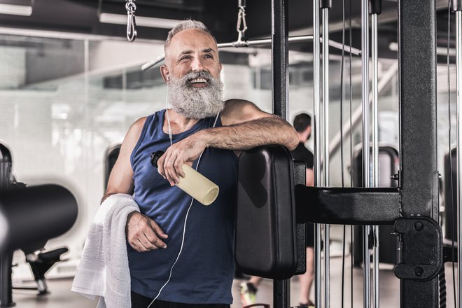 Do 60. leta v povprečju izgubimo okoli 10 do 20 odstotkov mišične mase, ki smo jo imeli na vrhuncu pri 20. Do 80. leta je izgubimo že okoli 50 odstotkov. FOTO: Arhiv Polet/Shutterstock
