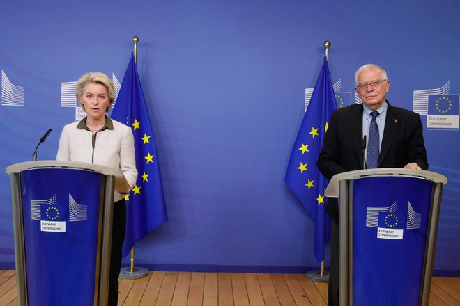 Ursula von der Leyen in Josep Borrell. FOTO:&nbsp;Stephanie Lecocq/AFP
