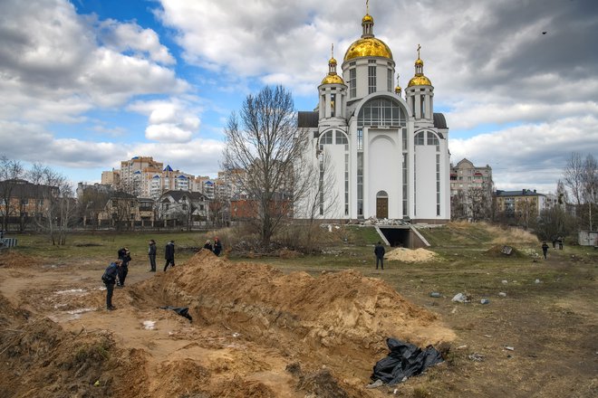 V Moskvi še vedno trdijo, da je prikaz pokola v Buči &raquo;lažna provokacija&laquo; Ukrajincev. FOTO: Vladislav Musijenko/Reuters
