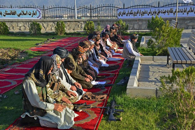 Kitajska si želi biti v Afganistanu korak pred drugimi in ta korak bi lahko bil skorajšnje priznanje talibske vlade. FOTO: Ahmad Sahel Arman/AFP
