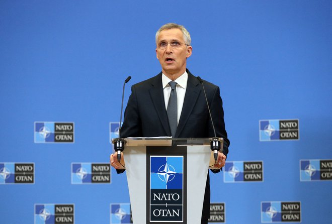 Generalni sekretar Nata Jens Stoltenberg v prihodnjih tednih pričakuje nadaljnje rusko delovanje v vzhodni in južni Ukrajini, &raquo;da bi zavzeli celoten Donbas in vzpostavili kopenski most do okupiranega Krima&laquo;. FOTO: Francois Walschaerts/AFP
