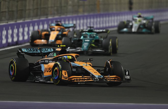 McLarnov voznik Lando Norris med dirko v Savdski Arabiji. FOTO: Hamad I Mohammed/Reuters
