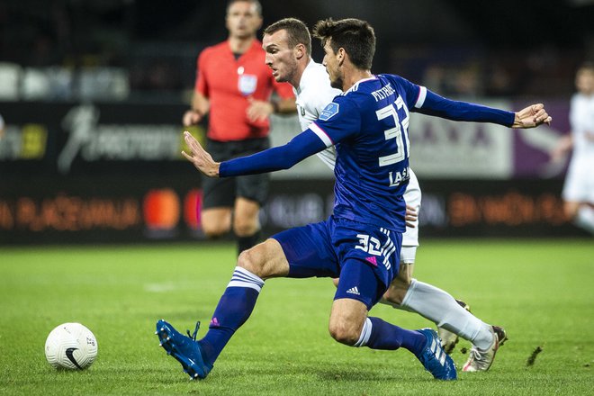 Nemanja Mitrović in Đorđe Ivanović (v ozadju) bosta tokrat združila moči. FOTO: Jure Banfi/Mariborinfo
