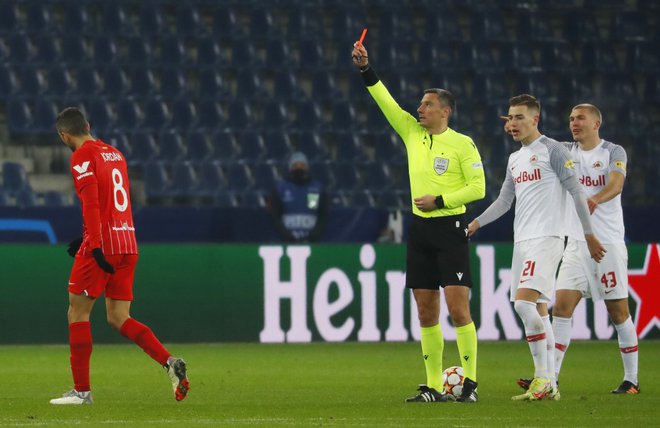 Slavko Vinčić med lansko tekmo Salzburga in Seville v ligi prvakov. FOTO: Leonhard Foeger/Reuters
