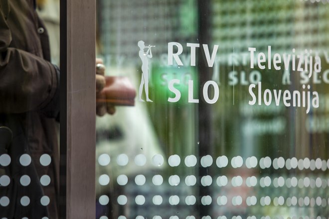 Zakon o Radioteleviziji Slovenija pri sestavi vodstvenih organov RTV Slovenija zahteva, da se mora pri imenovanjih v njen Programski svet v največji možni meri upoštevati zastopanost strank v Državnem zboru Republike Slovenije. Foto Voranc Vogel/Delo
