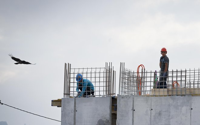 Prednost slovenske gradbene panoge je operativno znanje, s katerim kljub velikim izzivom uspešno načrtuje in zaključuje projekte na vseh področjih gradnje. FOTO: Jože Suhadolnik/Delo
