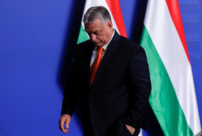 Takoj po volitvah je Viktor Orbán postal advokat Vladimirja Putina, po zgledu Kitajske je mimo uradnih stališč EU prevzel posredniško vlogo med EU in Rusijo.

FOTO: Bernadett Szabo/Reuters
