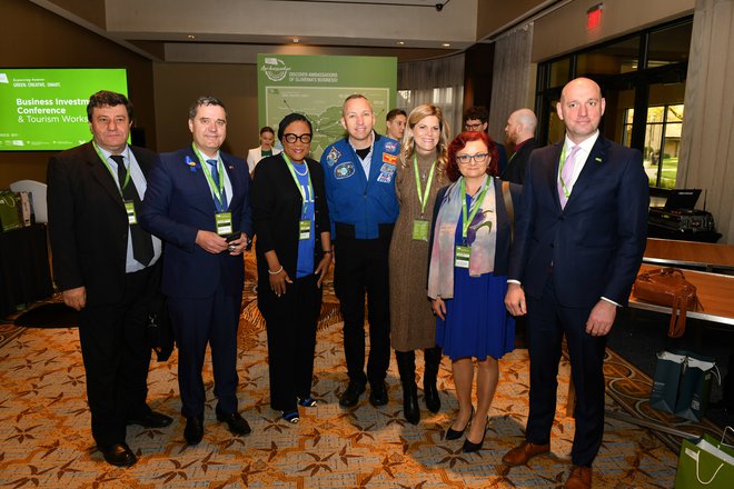 Slovenski udeleženci konference so teksaškim gostom predstavljali prednosti Slovenije. Na fotografiji tudi izvršna direktorica košarkarskega kluba Dallas Mavericks Cynt Marshall in ameriški astronavt slovenskih korenin&nbsp;Randolph J. Bresnik- Randy.&nbsp;Foto Spirit Slovenija
