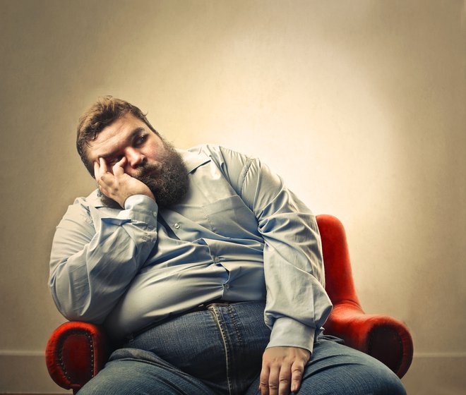 Negativni vpliv maščobne mase se še bolj izrazi pri sedečem načinu življenja, ko maščobna masa dobesedno žre mišice, ki se premalo gibajo. FOTO: Arhiv Polet/Shutterstock
