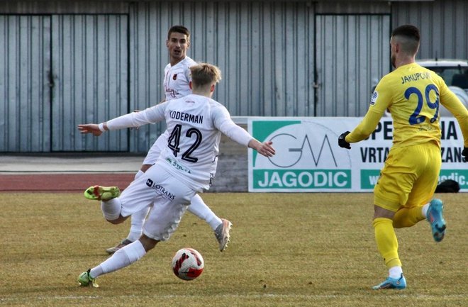 V Sežani so gostitelji vendarle prišli do treh točk. FOTO: CB24 Tabor
