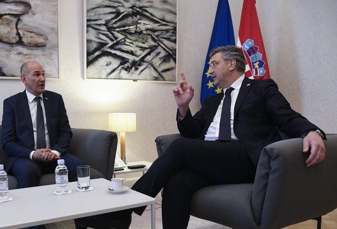 Hrvaški predsednik vlade Andrej Plenković je pričakoval, da mu bo z zaveznikom Janezom Janšo uspelo dogovor o ribolovu uskladiti pred volitvami. FOTO: Cropix

