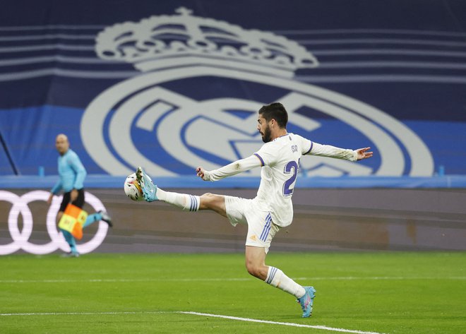 Isco le poredko dobi priložnost za igro. FOTO: Juan Medina/ Reuters
